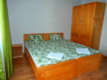 Фото номера Дом с 2 спальнями Кемпинги Turul Guesthouse and Camping г. Remetea 8