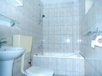 Фото номера Дом с 2 спальнями Кемпинги Turul Guesthouse and Camping г. Remetea 15