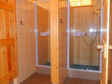 Фото номера Бунгало с 1 спальней и общей ванной комнатой Кемпинги Turul Guesthouse and Camping г. Remetea 3